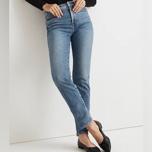 Madewell Women’s Perfect Vintage Straight Jean, dark blue wash, size 24